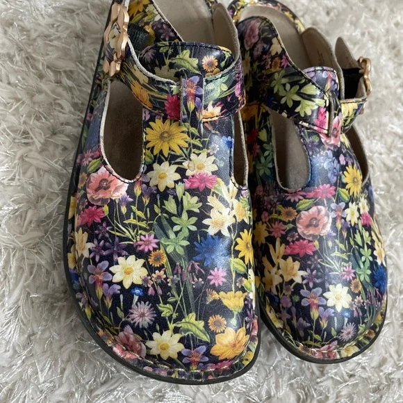 Alegria Classic Cultivate Floral Slip On Clog - Size 36 - Picture 2 of 8